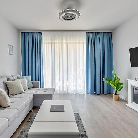 Scala City Center Apartments & Studios By Lion Apartments Гданск Екстериор снимка