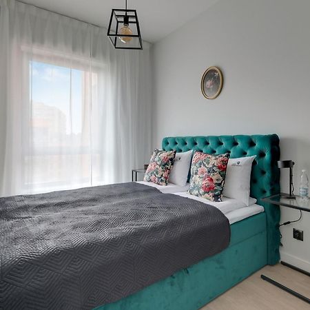 Scala City Center Apartments & Studios By Lion Apartments Гданск Екстериор снимка