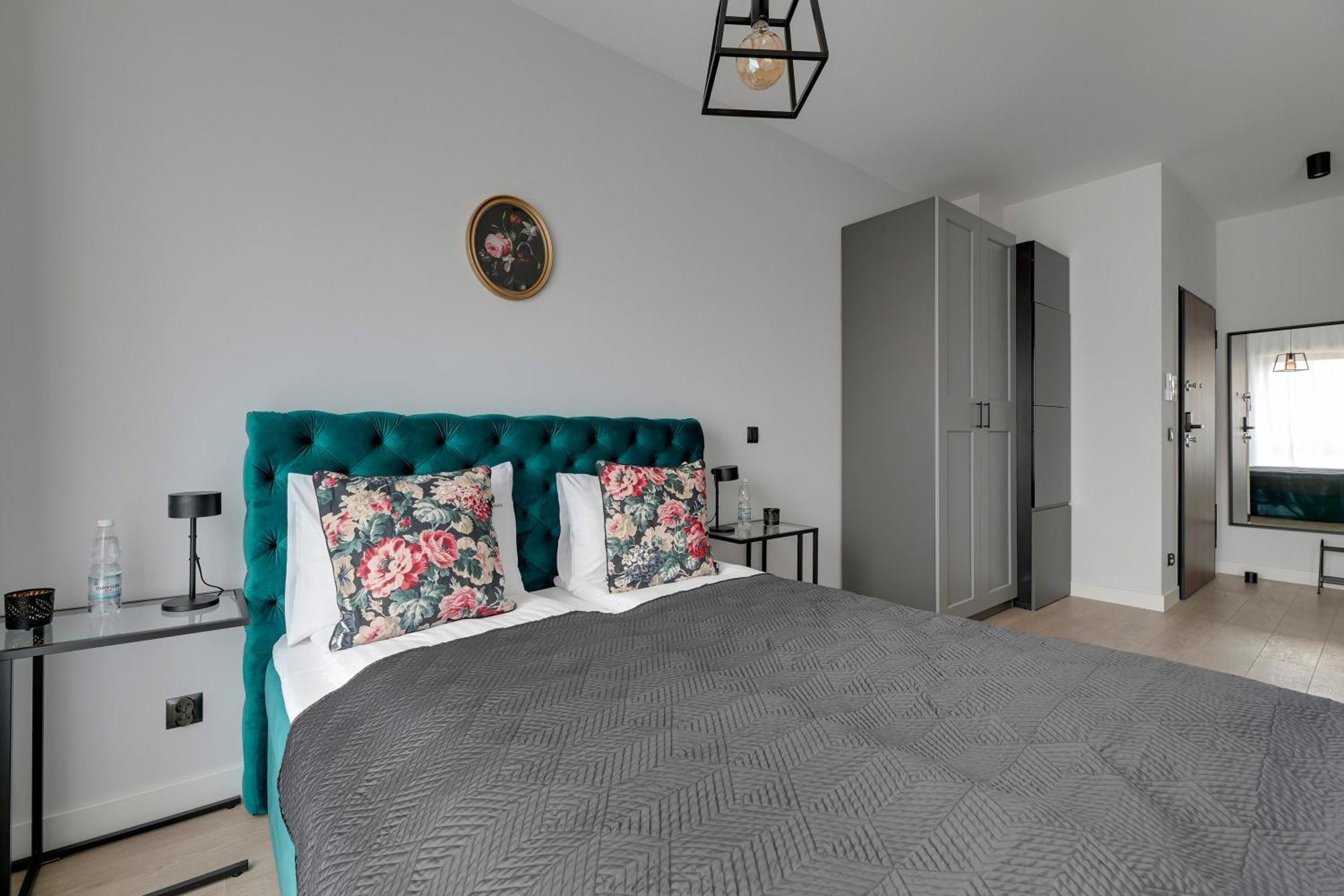 Scala City Center Apartments & Studios By Lion Apartments Гданск Екстериор снимка