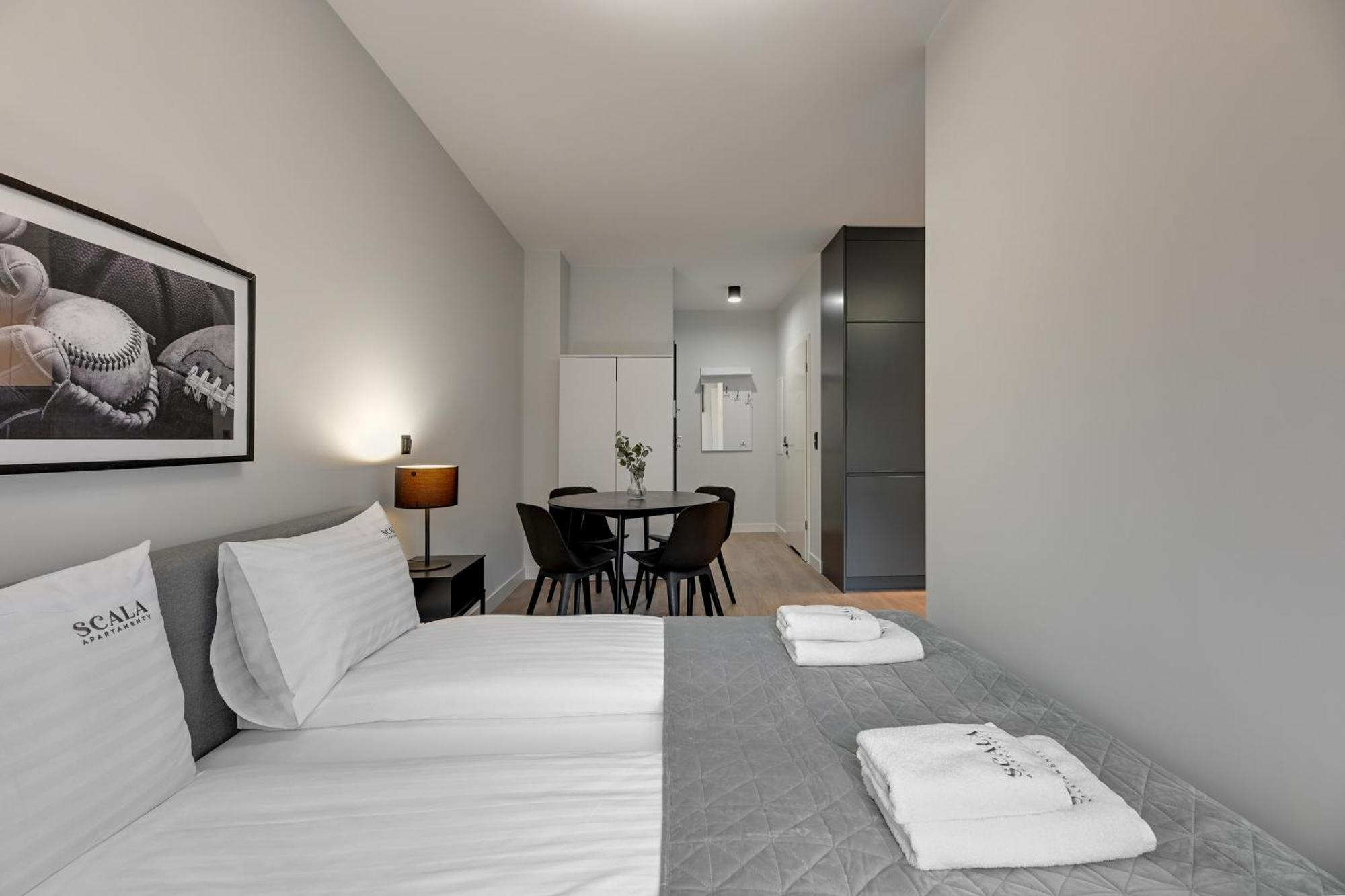 Scala City Center Apartments & Studios By Lion Apartments Гданск Екстериор снимка