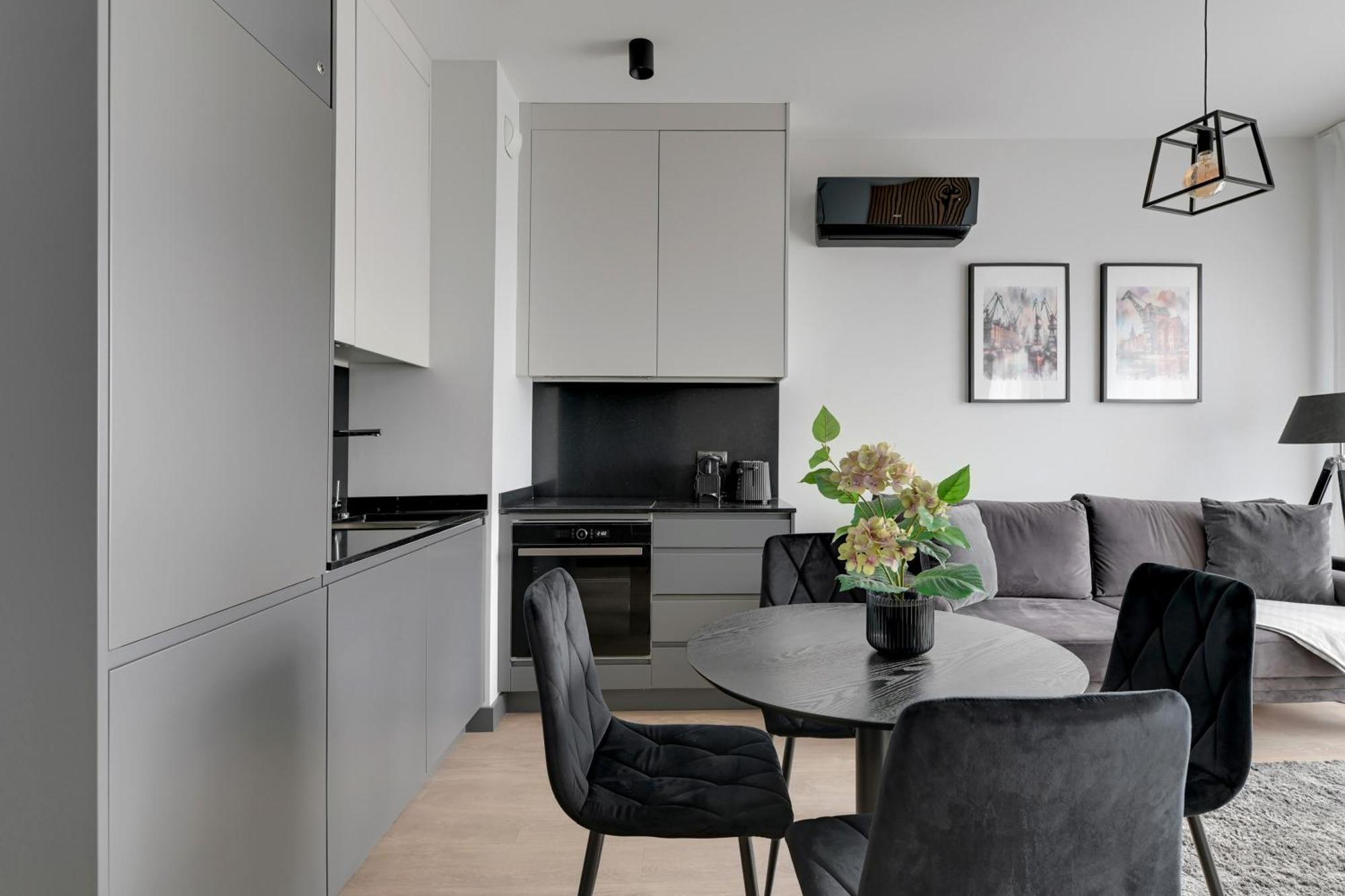 Scala City Center Apartments & Studios By Lion Apartments Гданск Екстериор снимка