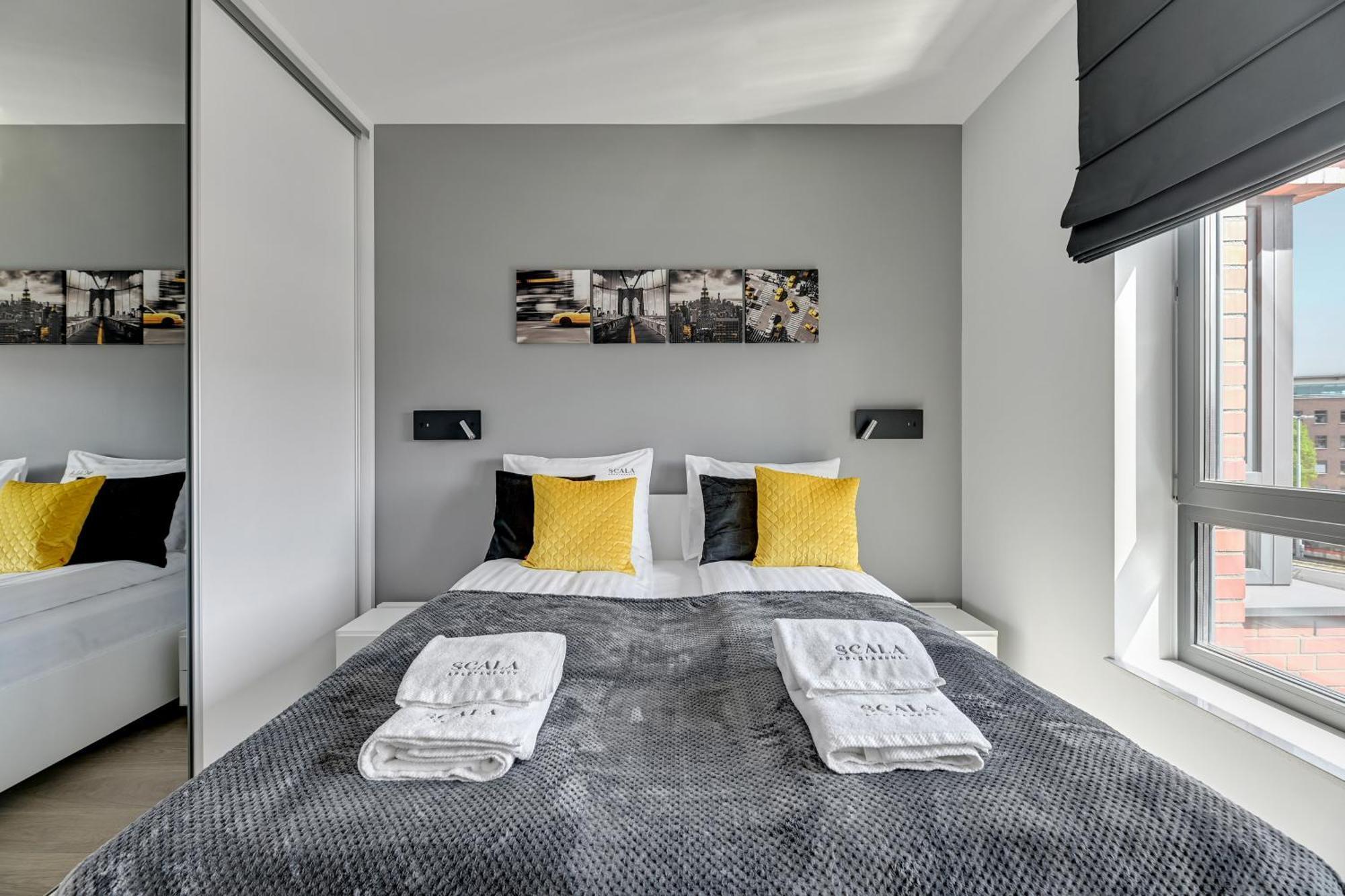Scala City Center Apartments & Studios By Lion Apartments Гданск Екстериор снимка