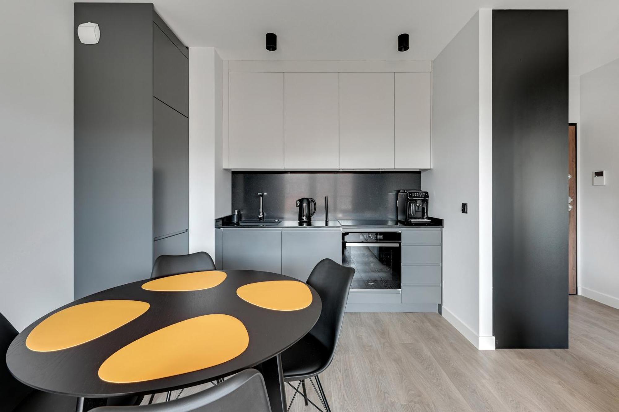 Scala City Center Apartments & Studios By Lion Apartments Гданск Екстериор снимка