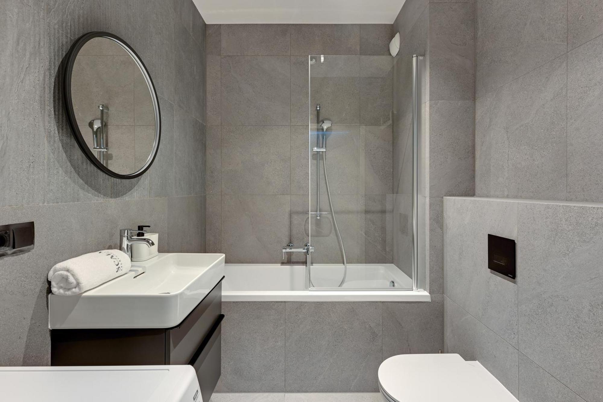 Scala City Center Apartments & Studios By Lion Apartments Гданск Екстериор снимка