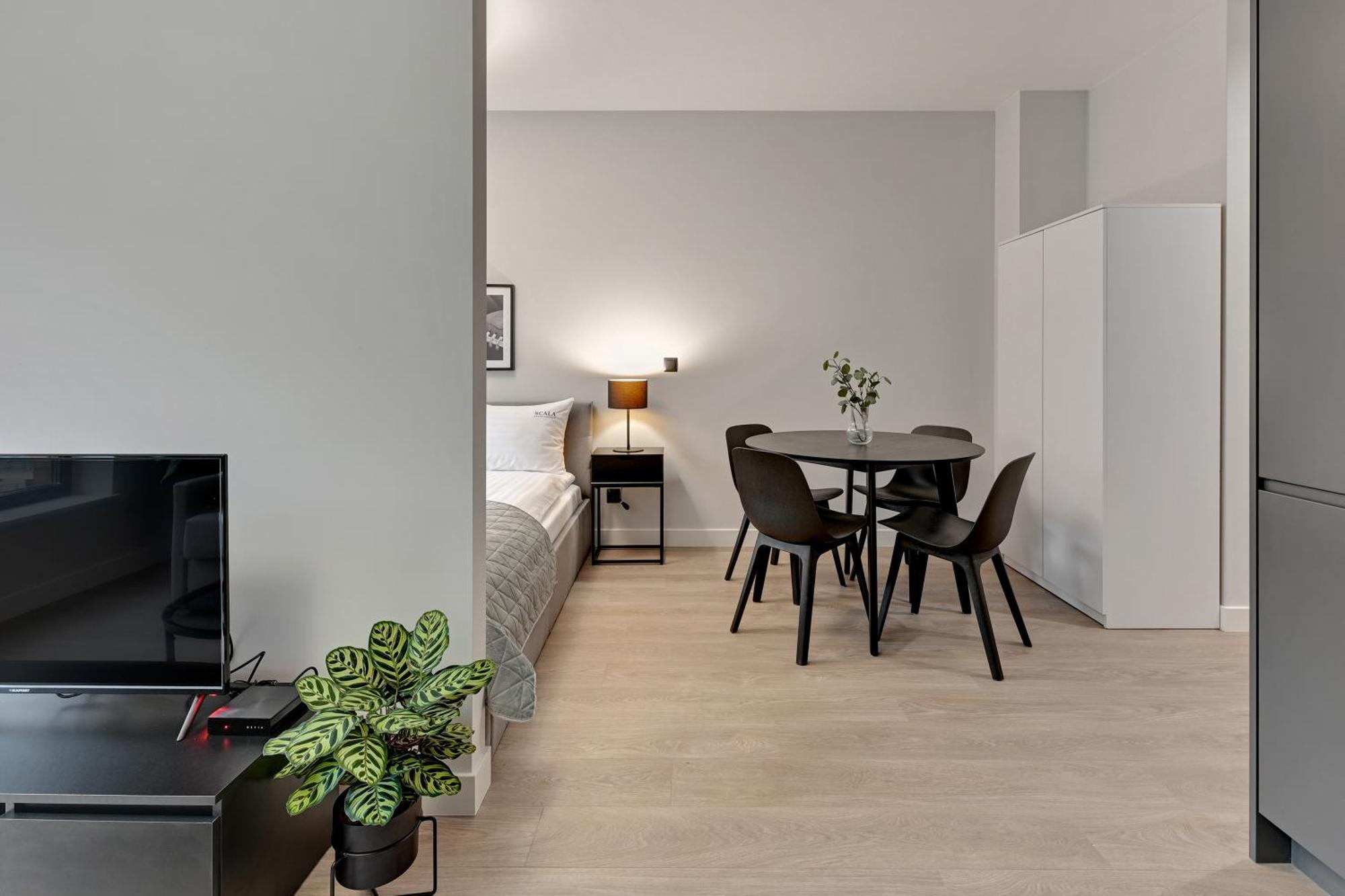 Scala City Center Apartments & Studios By Lion Apartments Гданск Екстериор снимка