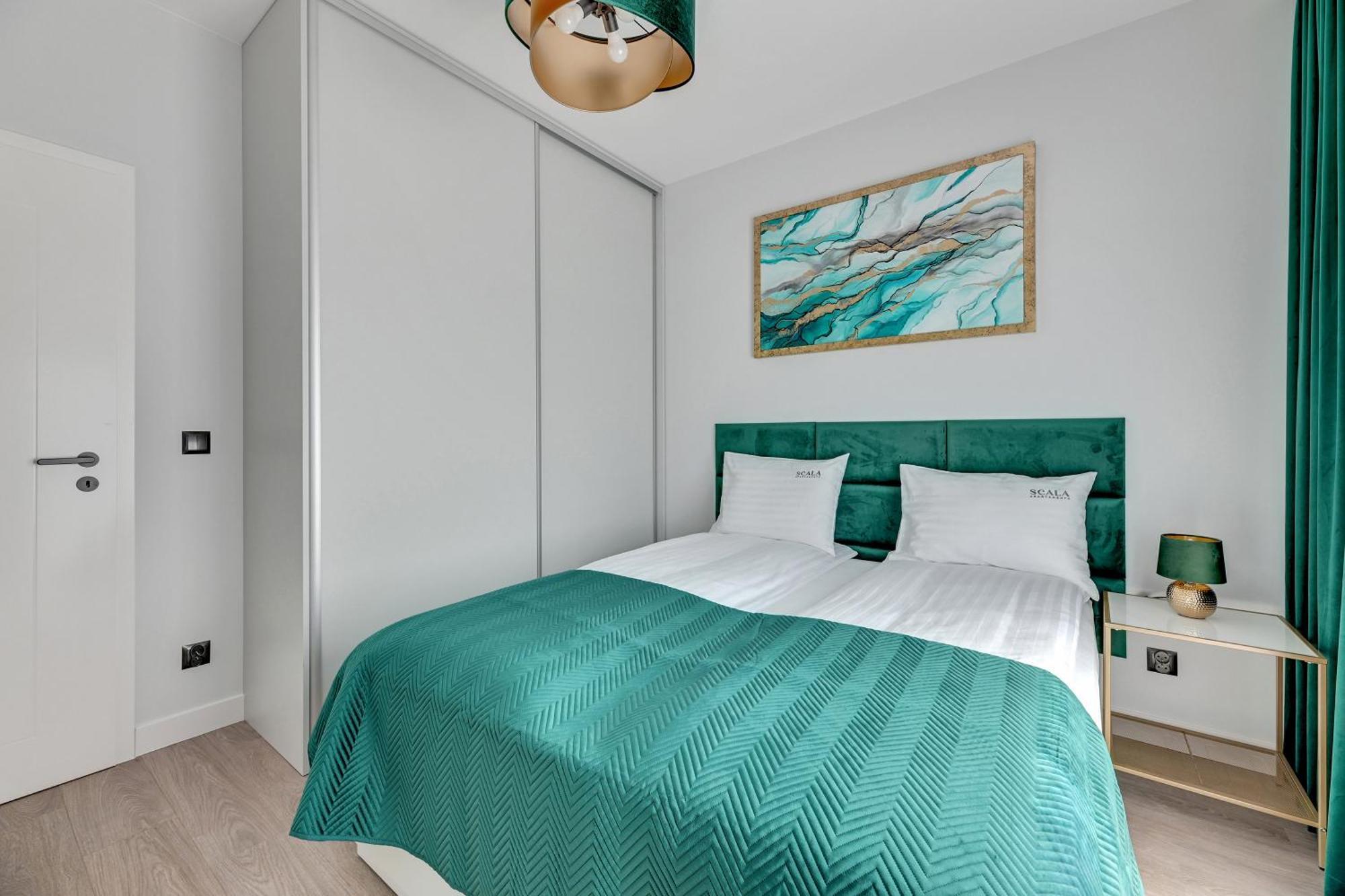 Scala City Center Apartments & Studios By Lion Apartments Гданск Екстериор снимка