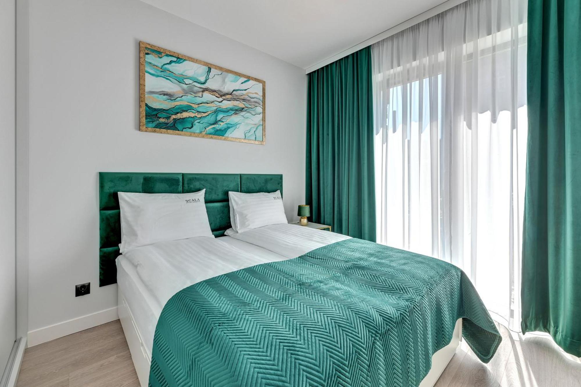 Scala City Center Apartments & Studios By Lion Apartments Гданск Екстериор снимка